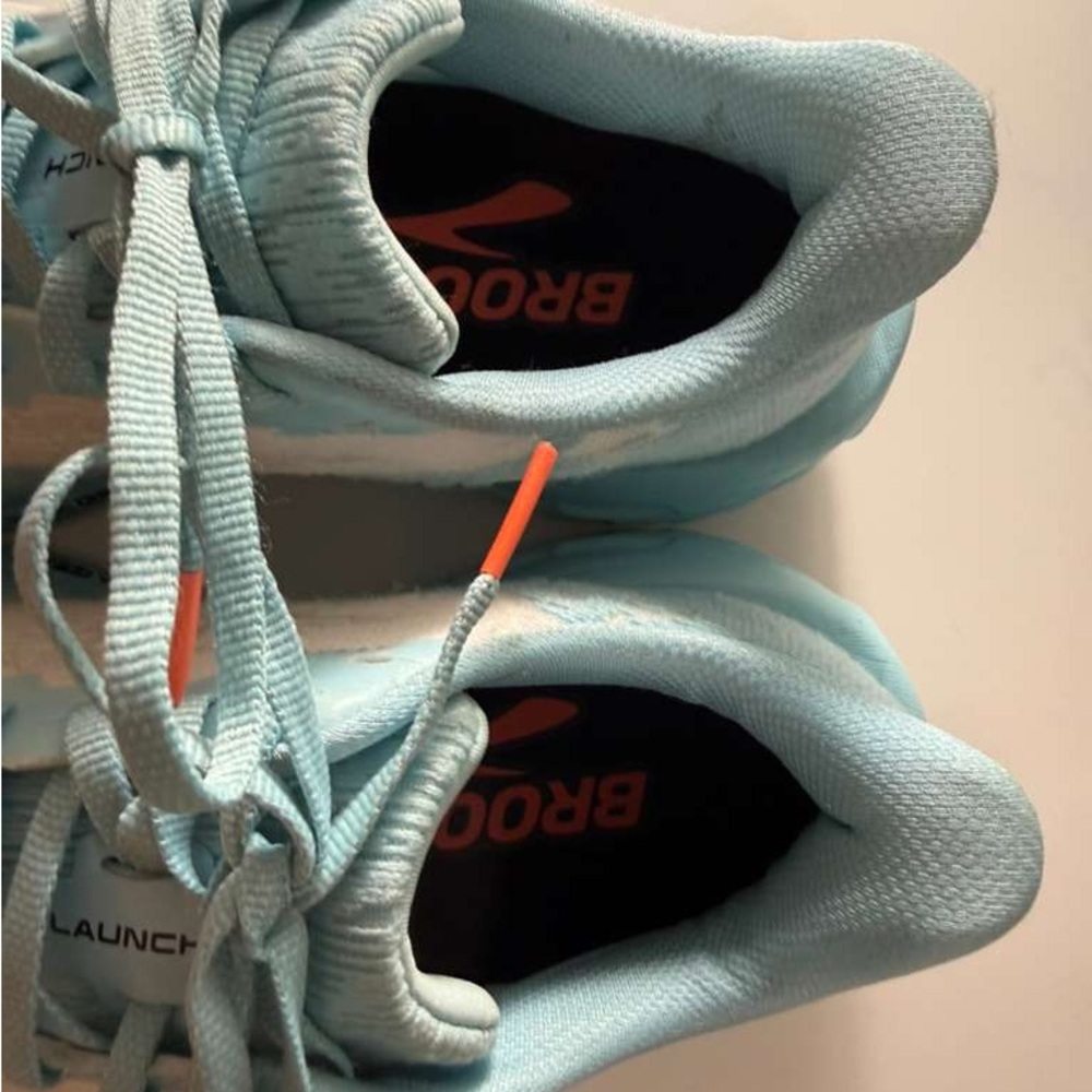 Brooks Women's Launch 11 Athletic Shoes - White and Teal - Picture 8 of 9